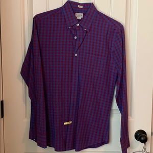 Men’s plaid button down shirt